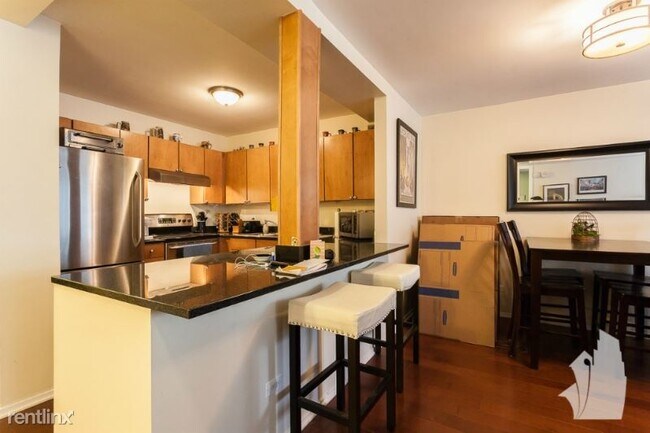 Foto del edificio - 25 E Huron St