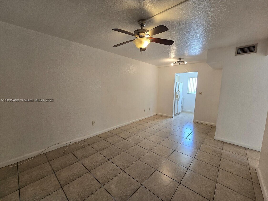 Foto principal - 2330 NW 11th St