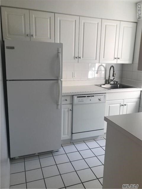 Building Photo - 9 Schenck Ave