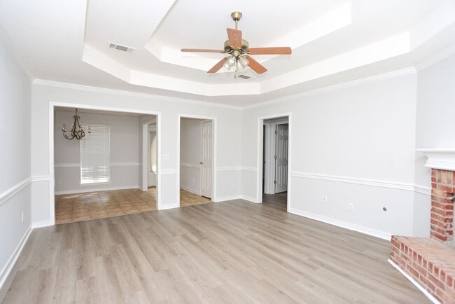 Building Photo - 1123 Bullrun Dr