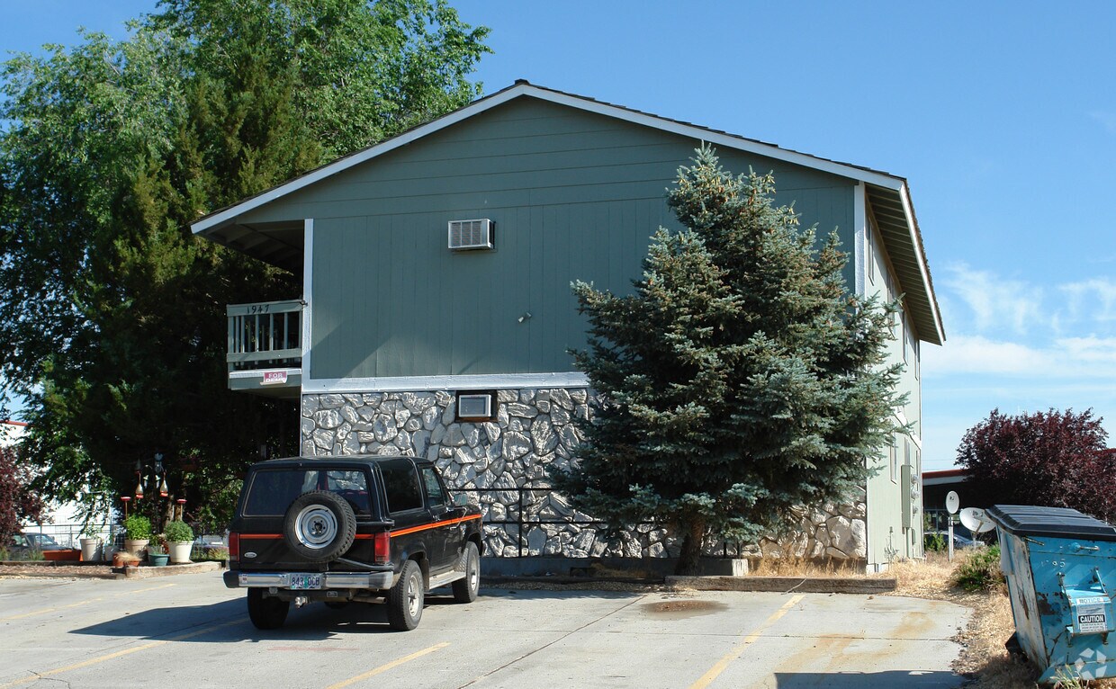 Building Photo - 1947 6th Ave
