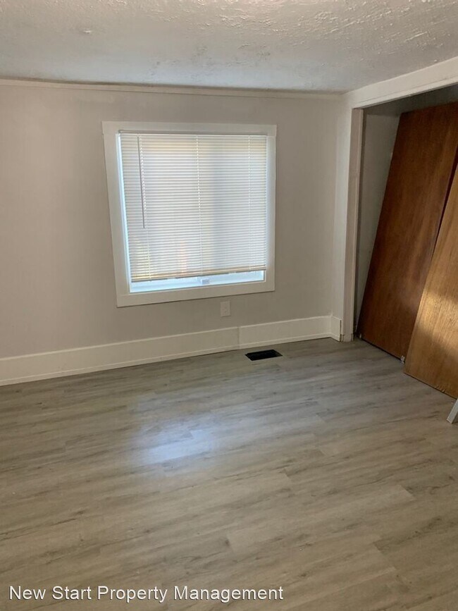 Foto del edificio - 3 br, 2 bath House - 1003 51ST Ave W