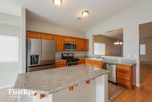 Foto del edificio - 4821 Morning Falls Ave