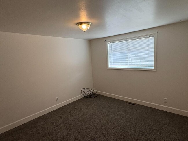 Building Photo - 351 S 200 E