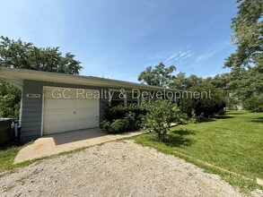 Building Photo - 1S676 S Ott Ave