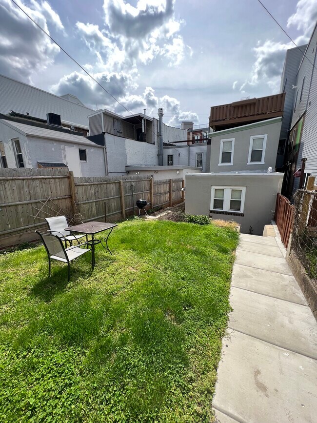 Patio - 5113 Rochelle Ave