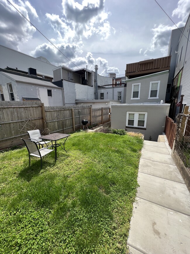 Yard - 5113 Rochelle Ave