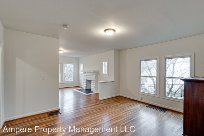 Foto del edificio - 2 br, 1 bath House - 209 N Germantown Rd