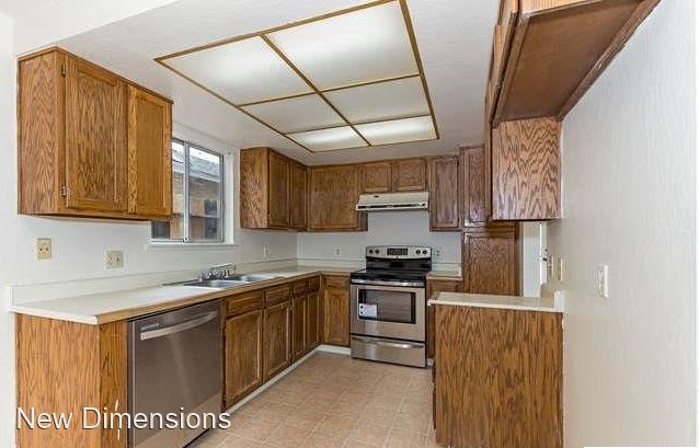 Building Photo - 4 br, 3 bath House - 1365 Canyon Creek Road