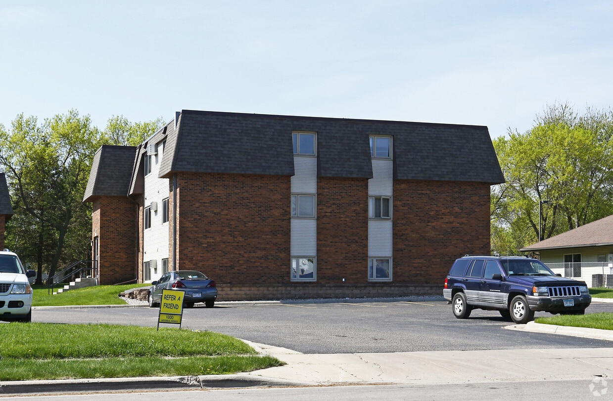 Building Photo - Commerce Apartments