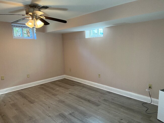 Building Photo - 8104 Broadview Dr