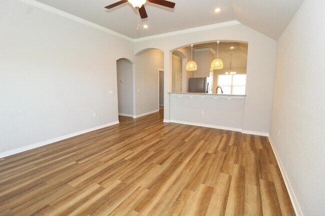 Building Photo - 4418 W Divide Dr