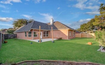 Building Photo - 2603 Westerlake Dr