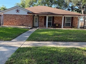 Building Photo - 11107 Sageking Dr