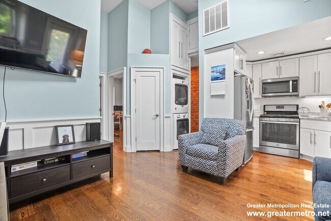 Building Photo - 130 M St