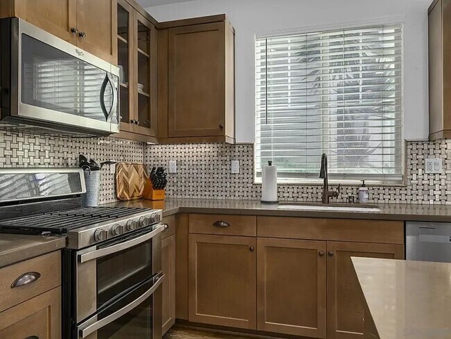 Foto del edificio - 524 Heron Ln