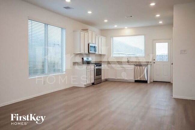 Building Photo - 22669 Malvicino Dr