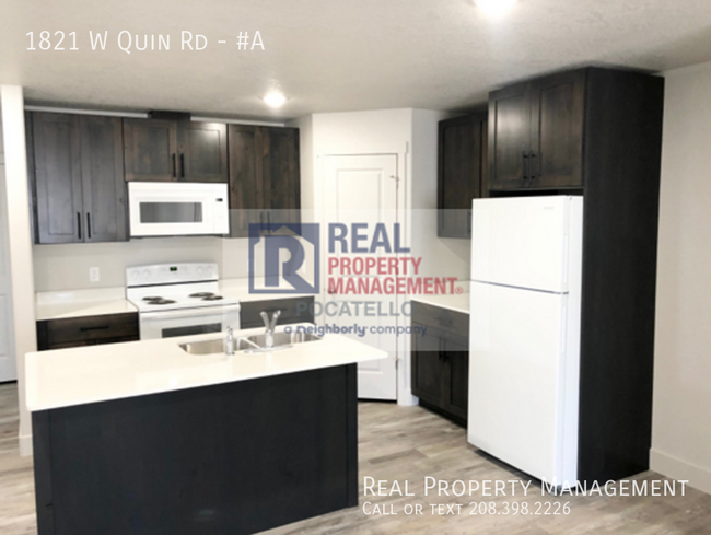 Building Photo - 3 Bedroom 1 Bath Apartment