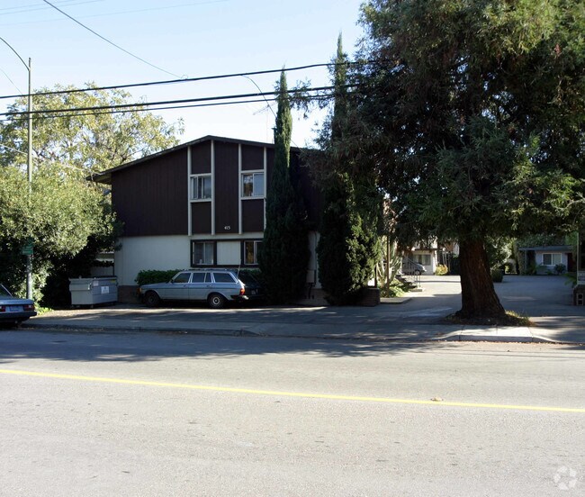 Building Photo - 415 Del Medio Ave