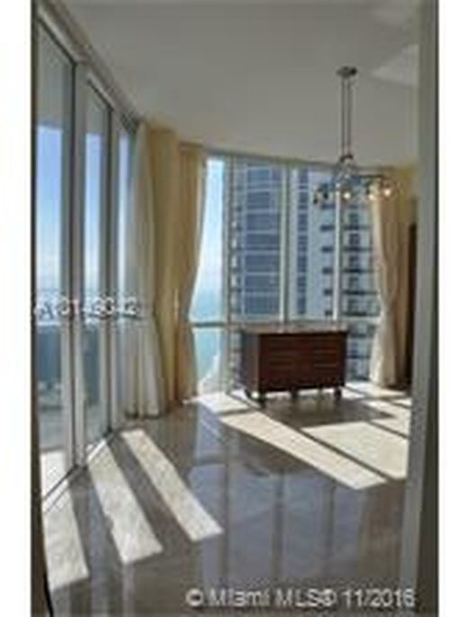 Building Photo - 16001 Collins Ave