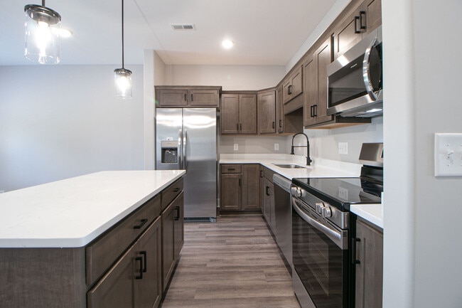 Building Photo - 1602 Jonathan Wade Cir