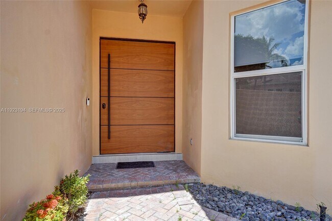 Foto del edificio - 3757 NE 208th Terrace