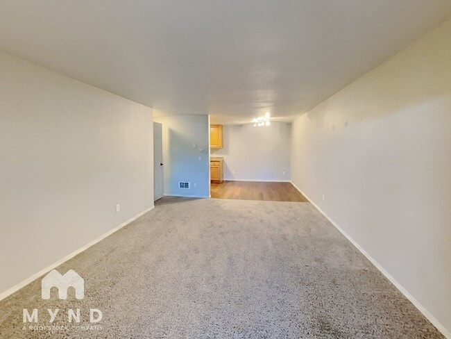 Building Photo - 14300 32nd Ave NE