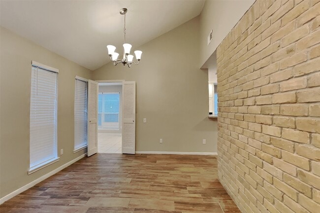 Foto del edificio - 6302 Crakston St