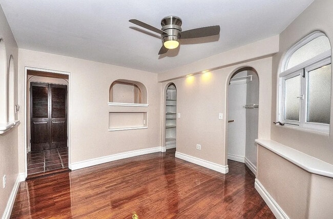 Building Photo - The Villa