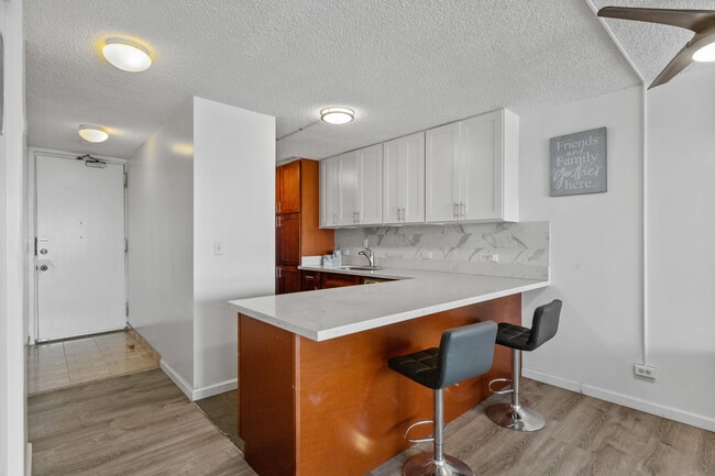 Building Photo - 4300 Waialae Ave