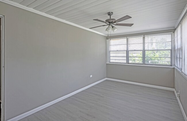 Foto del edificio - 1574 Steele St
