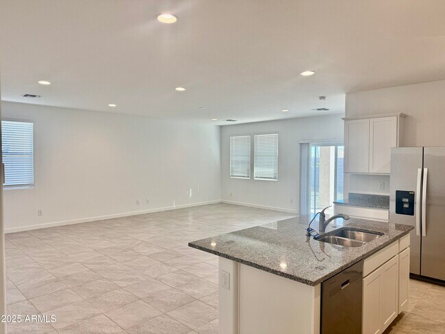Foto del edificio - 5835 E Freesia Ln