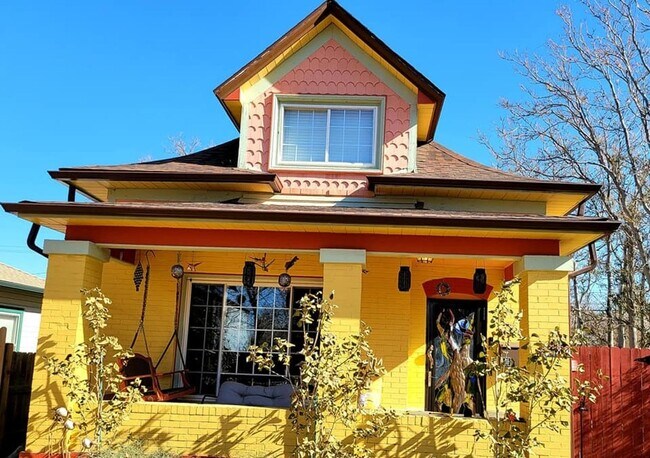 Foto del edificio - Turn-Key Charming 3BR 1906 Modern Updated ...
