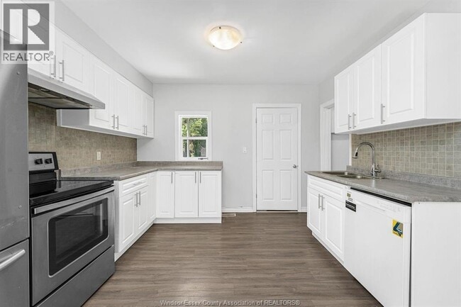 Building Photo - 649 Bridge Ave