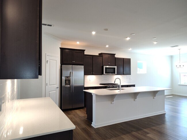 Building Photo - Move-in Ready home Located in The Parkside...