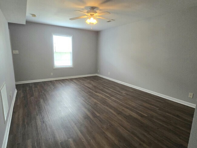 Foto del edificio - 252-1A EXECUTIVE AVE, CLARKSVILLE, TN 37042