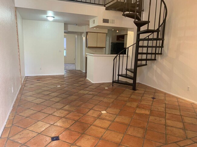 Foto del edificio - Excellent 1 bedroom w/ loft