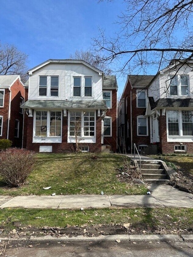 Primary Photo - 3 Bedrooms 1 Bathroom Single Family Home W...