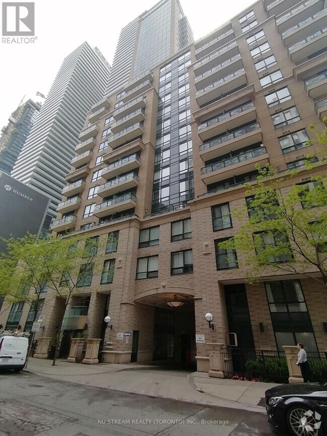 Building Photo - 35-1235 Hayden St