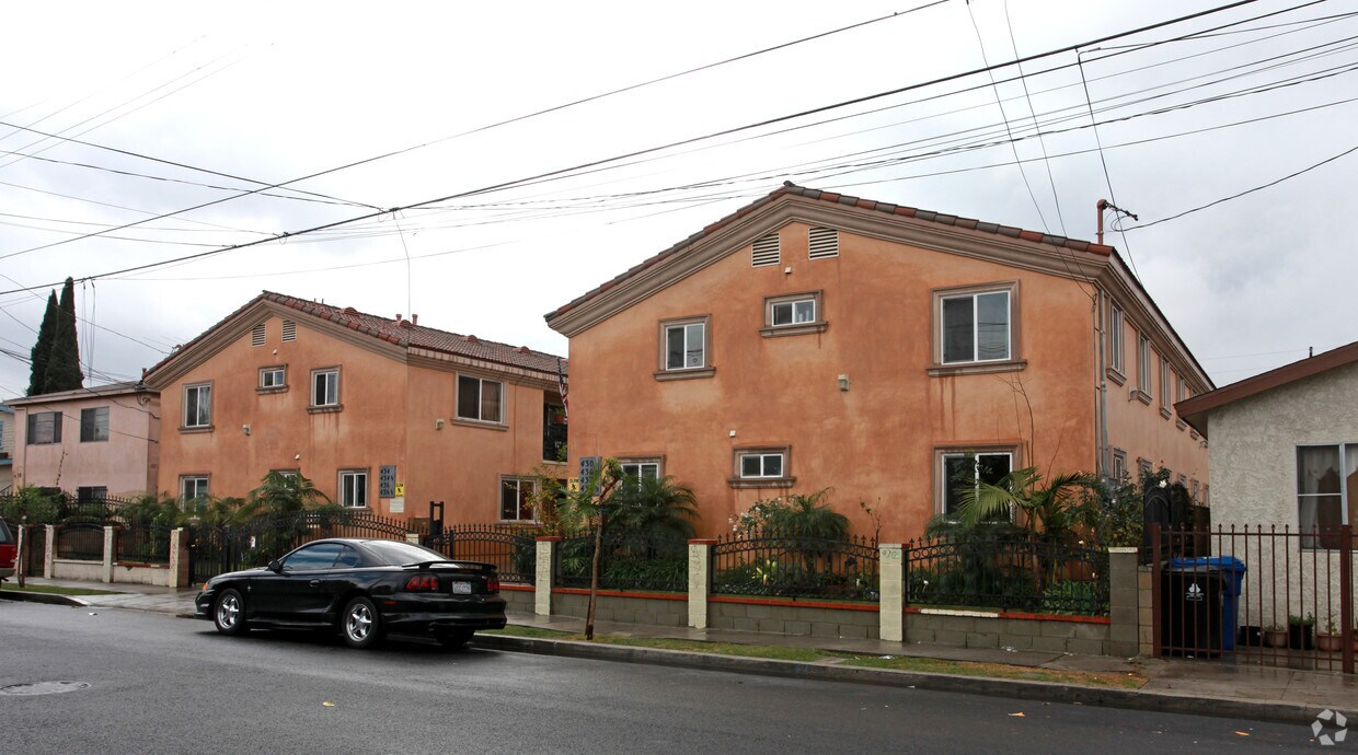 Primary Photo - 430-436 1/2 E 29th St