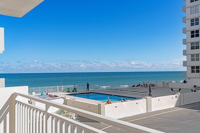 Building Photo - 4505 S Ocean Blvd