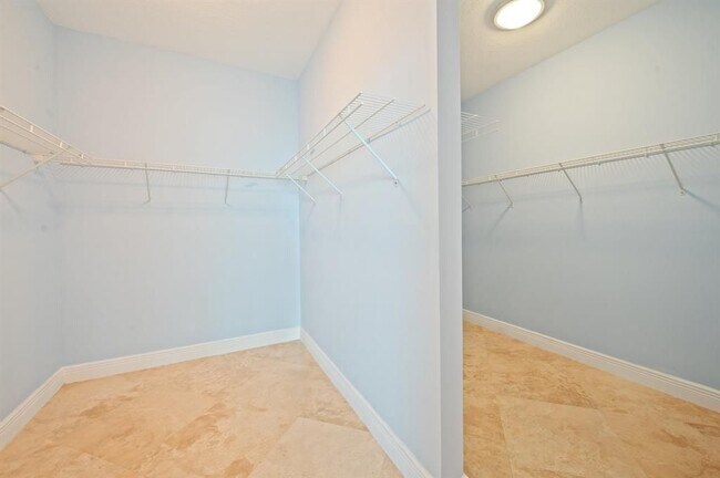 Foto del edificio - 1430 S Ocean Blvd