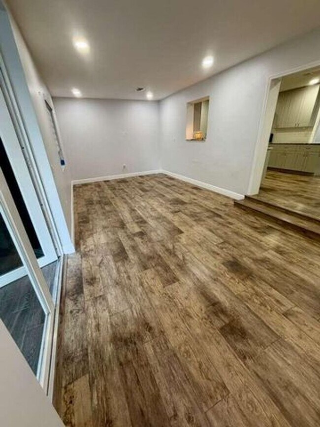 Building Photo - 4433 Foss Rd