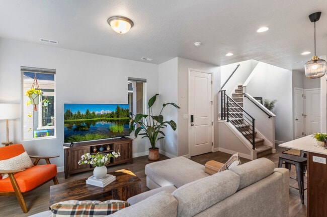 Building Photo - West Haven