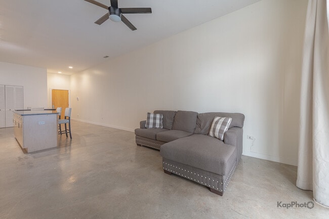 Foto del edificio - 949 W Madison St