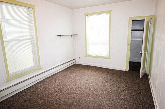 Foto del edificio - 317 W Spruce St