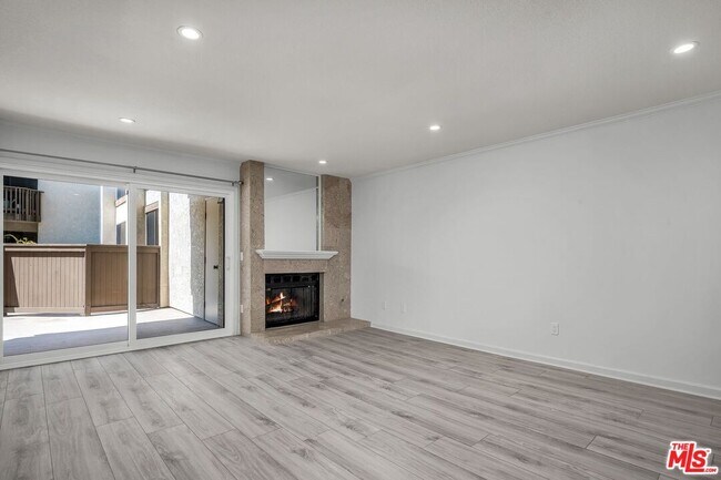 Foto del edificio - 8600 Tuscany Ave