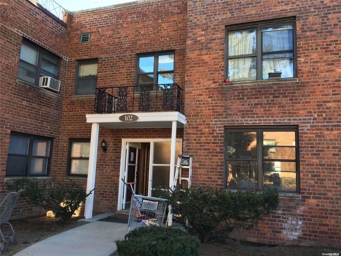 Foto principal - 120 Division Ave