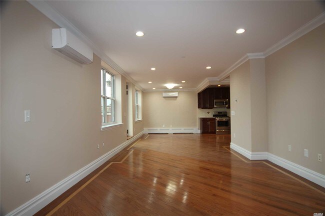 Building Photo - 21-16 31st Ave