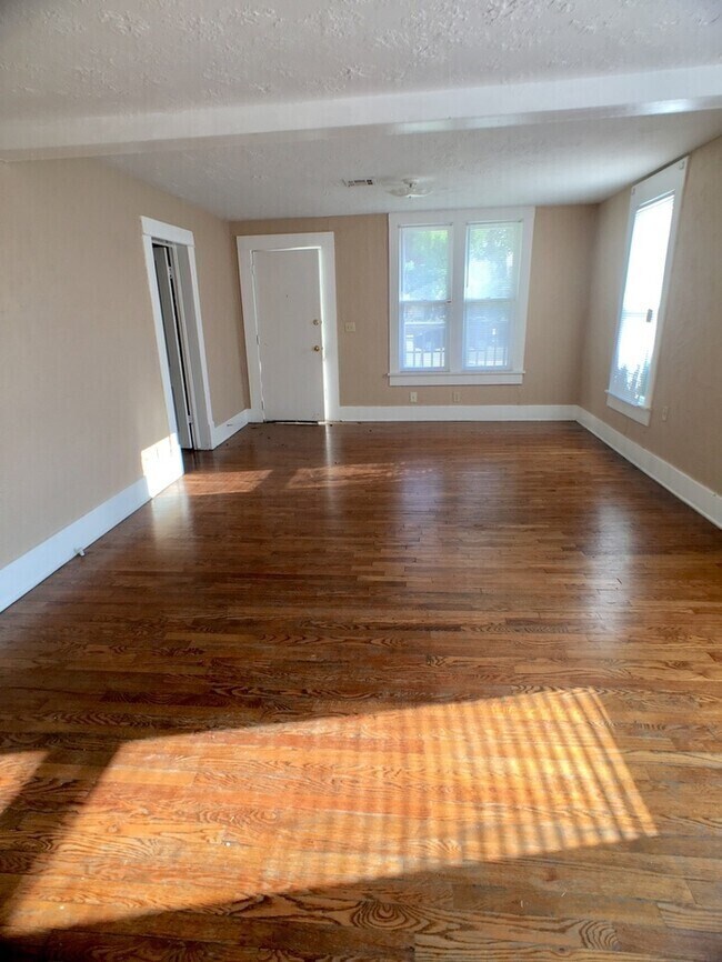 Foto del edificio - 320 W Duffy St